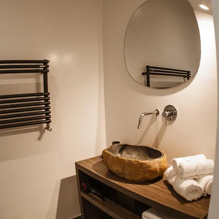 Couette-café Dimora Rhea 4*