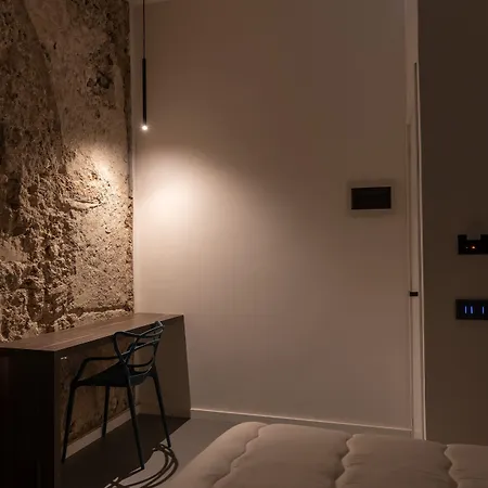 Dimora Rhea Couette-café 4*