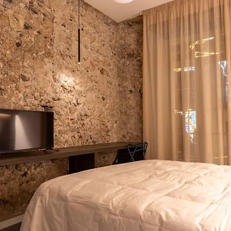 Couette-café Dimora Rhea 4*