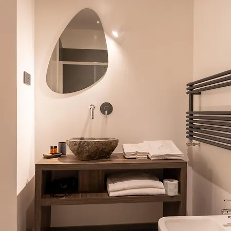 Dimora Rhea Couette-café 4*