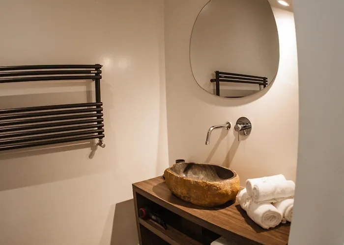 Alojamento de Acomodação e Pequeno-almoço Dimora Rhea 4*